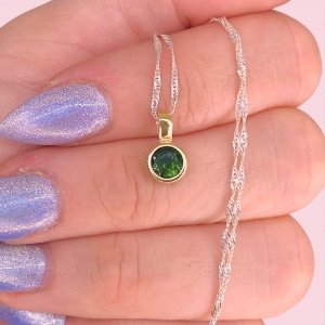 Cadena Singapur Fino Brilloso y Dije Susanita 8mm Esmeralda de Plata enchapado en Oro